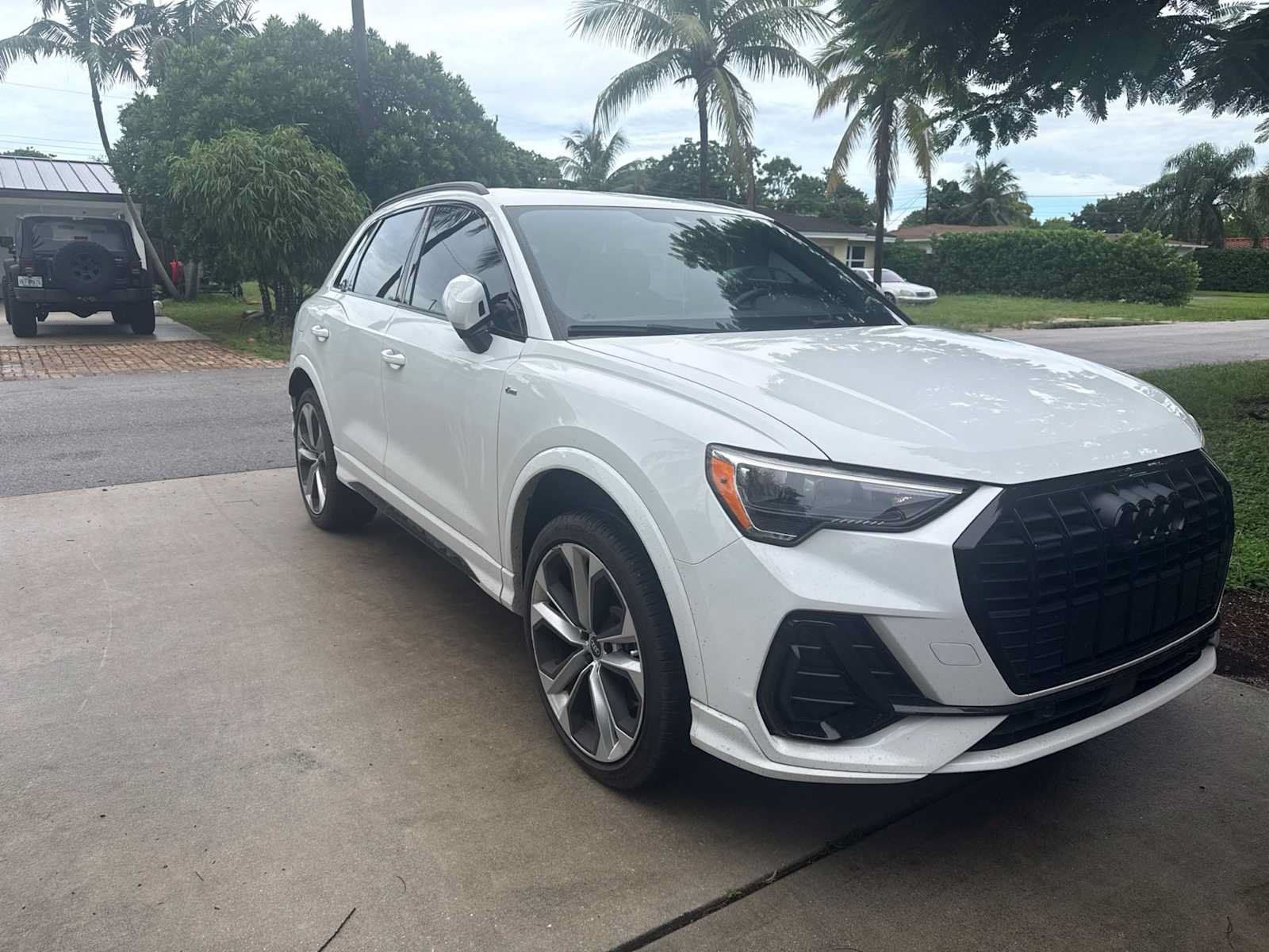 Used 2021 Audi Q3 2.0T Premium w/ Convenience Package AWD/4WD image 1