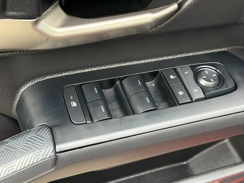 Used 2025 Toyota Tacoma TRD Off-Road AWD/4WD image 13