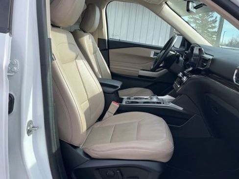 Used 2024 Ford Explorer Limited image 29