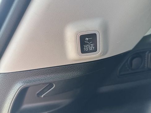 Used 2022 Jeep Grand Cherokee Limited image 5