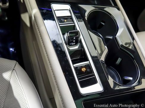 Used 2024 Volkswagen Atlas SEL Premium R-Line image 20