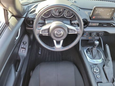 Used 2020 MAZDA MX-5 Miata Sport image 12