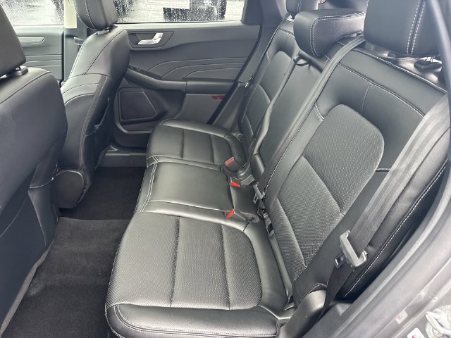Used 2022 Ford Escape Titanium w/ Class II Trailer Tow Package AWD/4WD image 33