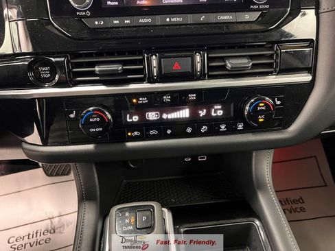Used 2025 Nissan Pathfinder SV FWD image 50