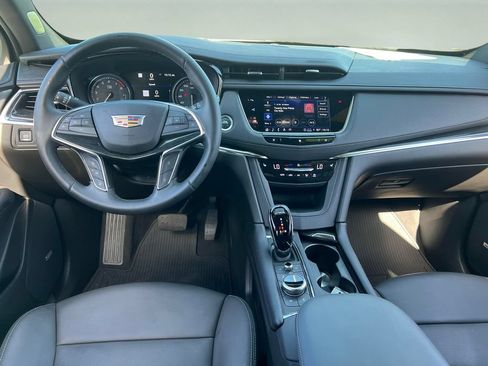 Used 2021 Cadillac XT5 Premium Luxury FWD image 16