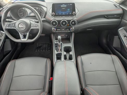 Used 2025 Nissan Sentra SR w/ SR Premium Package FWD image 5