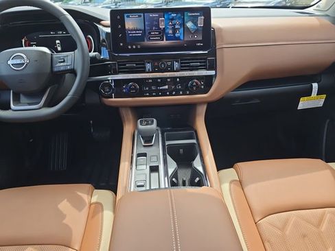 New 2026 Nissan Pathfinder Platinum image 15