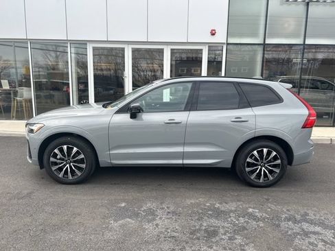 Used 2025 Volvo XC60 B5 Plus AWD/4WD image 2