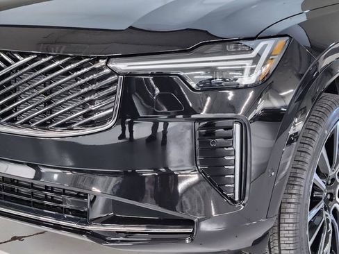 New 2026 Volvo XC90 B6 Plus w/ Protection Package Premier image 12