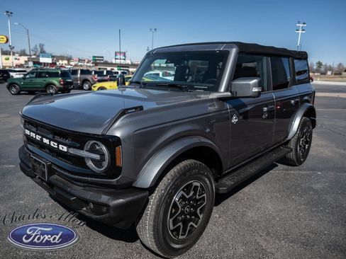 Used 2022 Ford Bronco Outer Banks AWD/4WD image 3