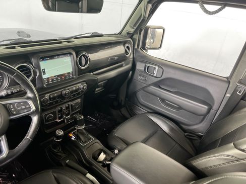 Used 2020 Jeep Wrangler Unlimited Sahara AWD/4WD image 23