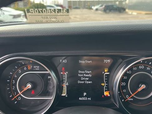 Used 2022 Jeep Gladiator Sport image 12