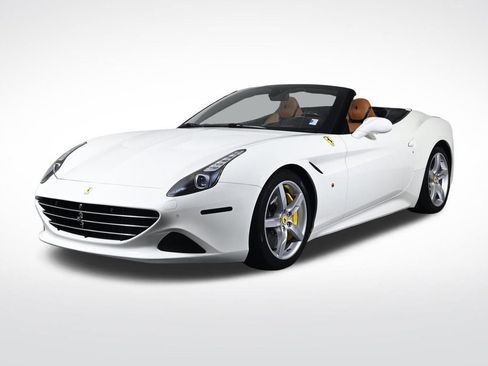 Certified 2017 Ferrari California T RWD image 6