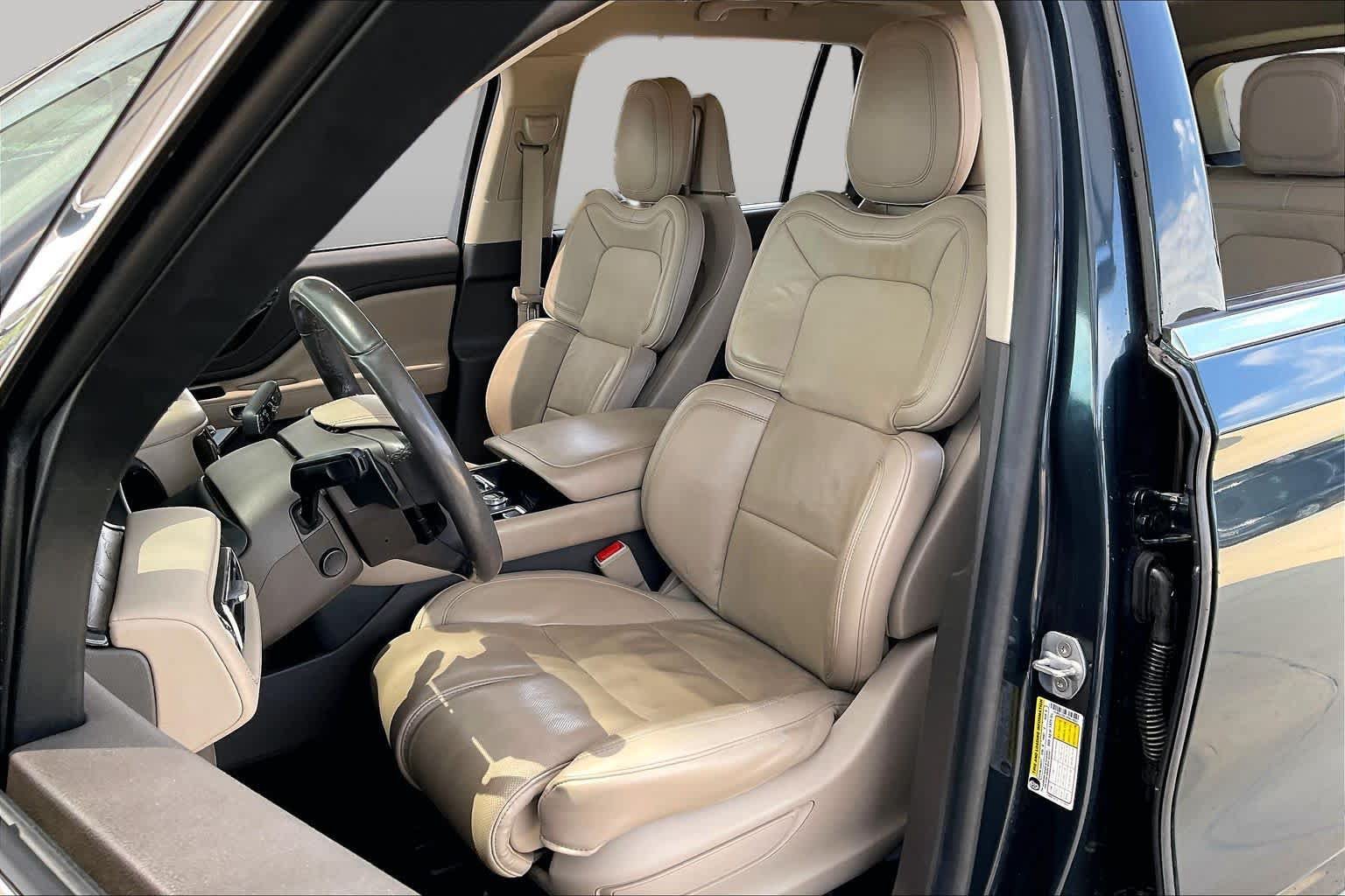 Used 2023 Lincoln Aviator Reserve w/ Equipment Group 201A AWD/4WD image 8