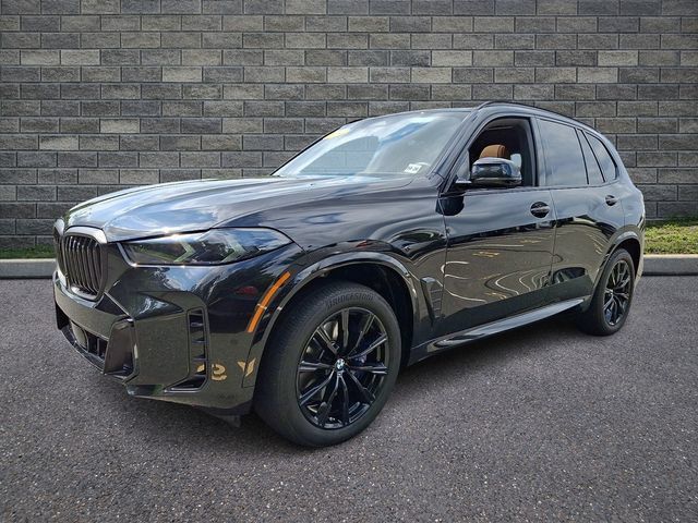 Used 2024 BMW X5 xDrive40i w/ M Sport Package AWD/4WD image 3