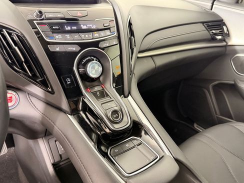 Used 2024 Acura RDX SH-AWD image 26