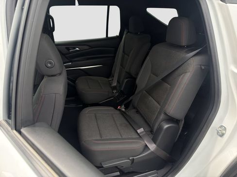 Used 2024 Chevrolet Traverse Z71 AWD/4WD image 13