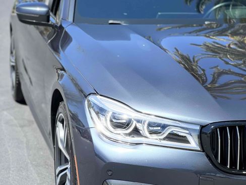 Used 2018 BMW 750i RWD image 55