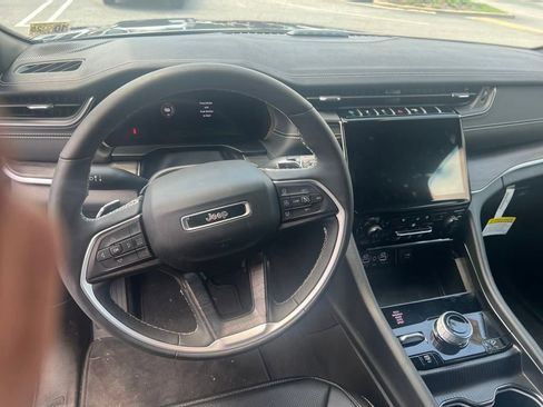 New 2024 Jeep Grand Cherokee Limited 4xe w/ Luxury Tech Group II image 3