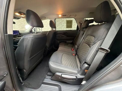 Used 2026 Nissan Pathfinder SV FWD image 15