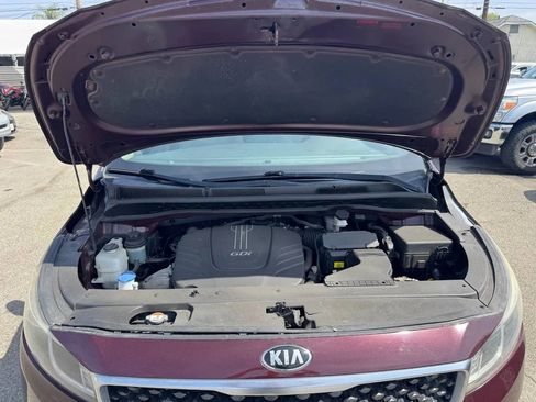 Used 2018 Kia Sedona LX FWD image 9