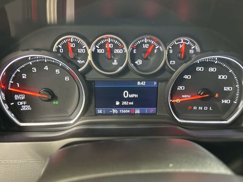 Used 2022 Chevrolet Silverado 1500 LT w/ Z71 Off-Road Package AWD/4WD image 13