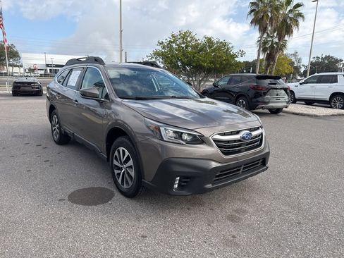 Used 2022 Subaru Outback Premium image 4