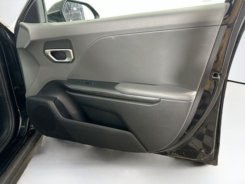 Used 2025 Kia K4 FWD image 30