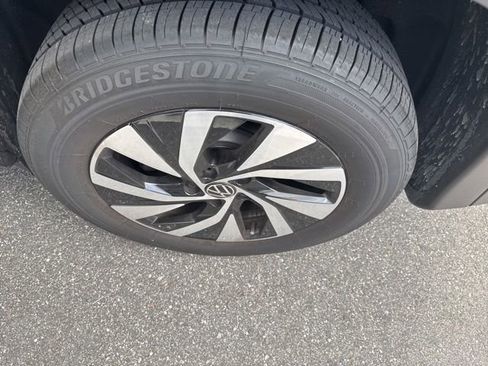 Certified 2025 Volkswagen Tiguan S FWD image 6