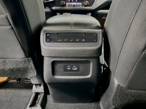 Used 2022 Nissan Pathfinder S FWD image 33