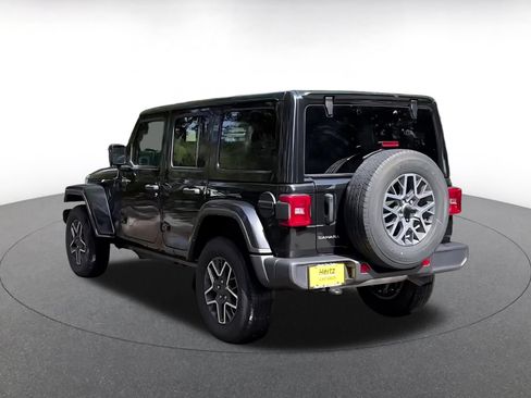 Used 2025 Jeep Wrangler Unlimited Sahara AWD/4WD image 12