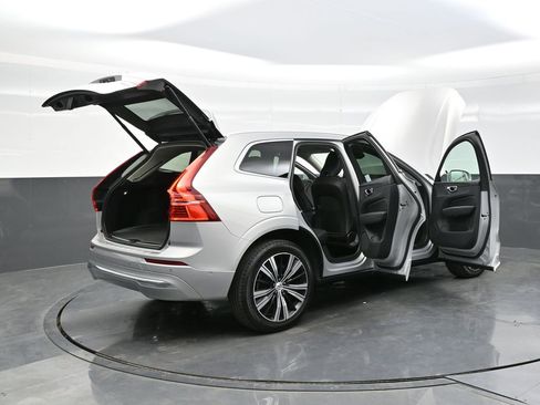 Used 2023 Volvo XC60 B5 Plus w/ Climate Package image 38