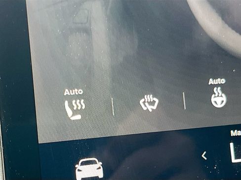 Used 2024 Tesla Model Y Long Range RWD image 18