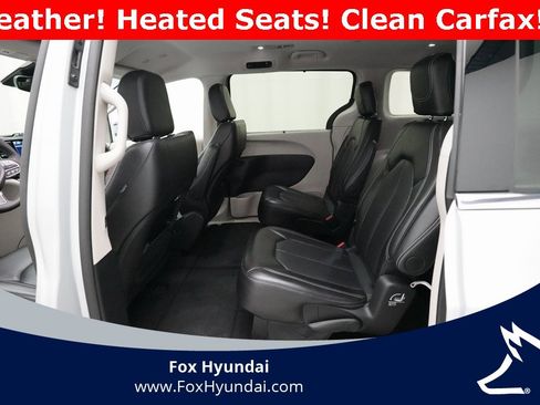 Used 2024 Chrysler Pacifica Touring-L image 15