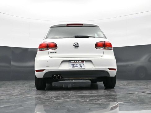 Used 2010 Volkswagen Golf 4-Door FWD image 29