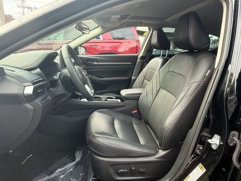 Certified 2024 Nissan Altima 2.5 SR w/ SR Premium Package FWD image 9