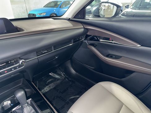 Used 2021 MAZDA CX-30 FWD 2.5 S w/ Premium Package image 24