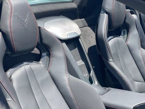 Used 2024 Chevrolet Corvette Stingray Premium Conv w/ Z51 Performance Package RWD image 29