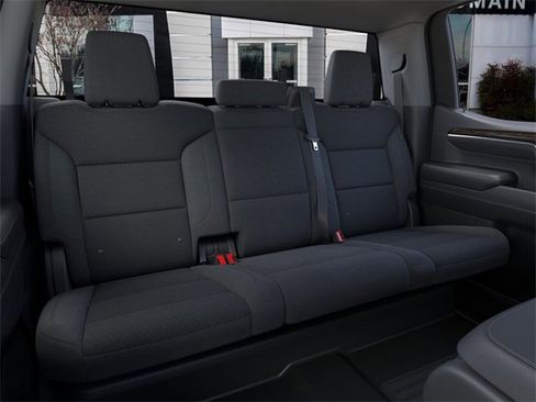 New 2026 GMC Sierra 1500 SLE image 17
