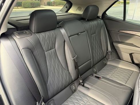 Used 2023 Buick Envision Avenir image 30