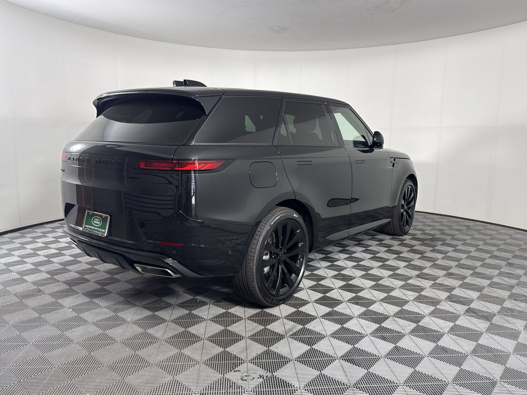 New 2026 Land Rover Range Rover Sport Dynamic SE AWD/4WD image 9