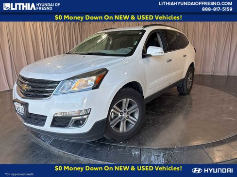 Used 2017 Chevrolet Traverse LT image 1