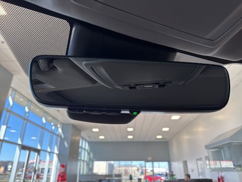 Used 2023 Toyota Highlander Limited image 32