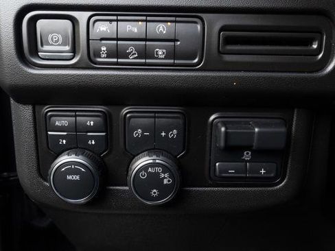 Used 2023 Chevrolet Tahoe Z71 w/ Luxury Package image 11