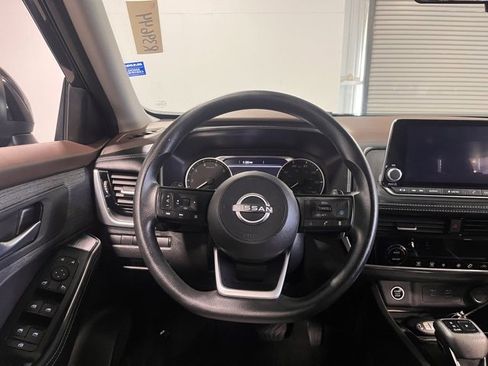 Used 2022 Nissan Rogue SV image 22