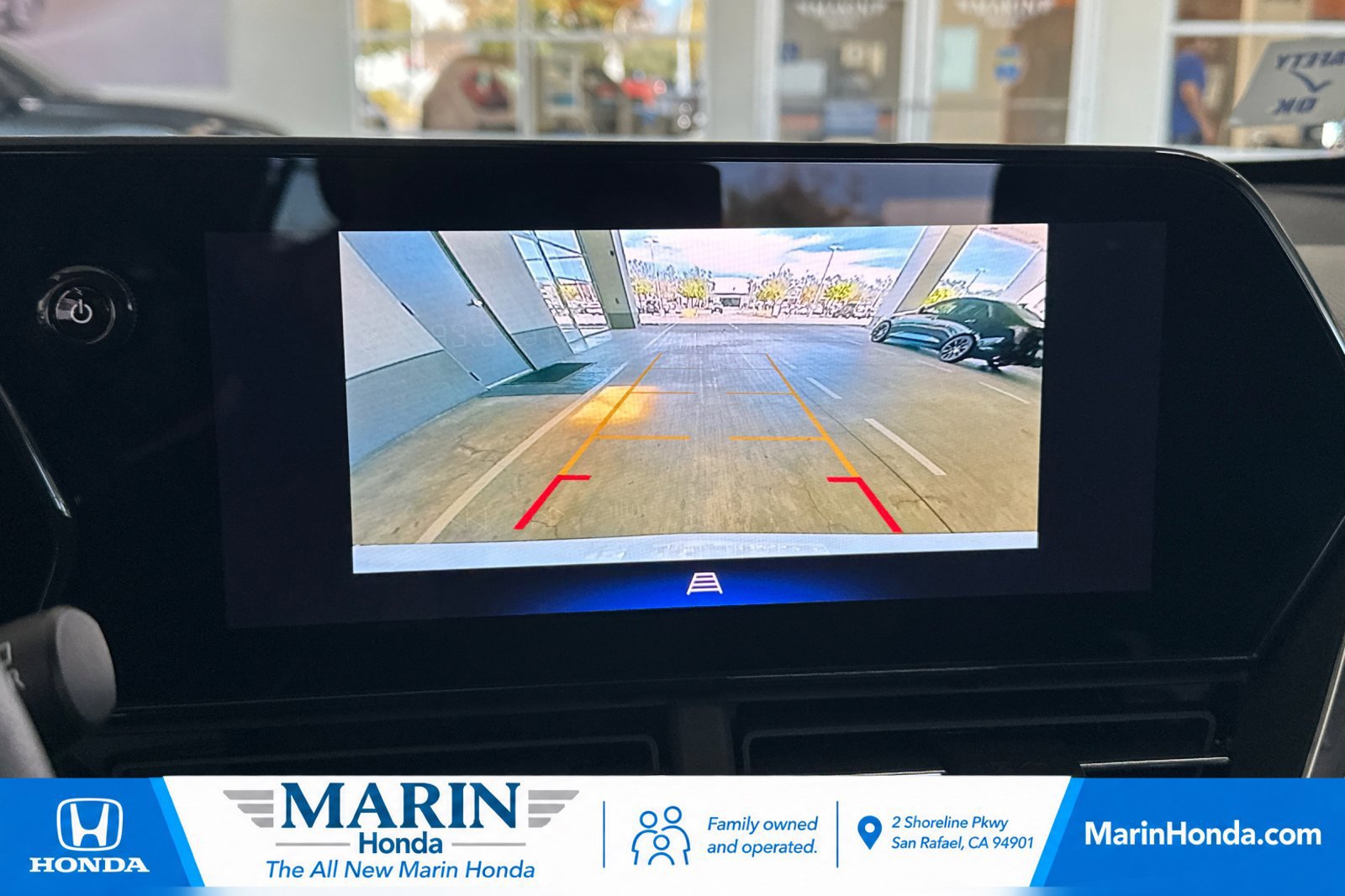 Used 2025 Chevrolet Trax LT FWD image 23