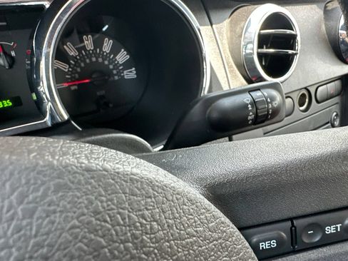 Used 2007 Ford Mustang Convertible RWD image 35