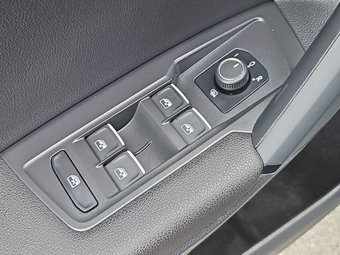 Used 2019 Volkswagen Tiguan SEL AWD/4WD image 27