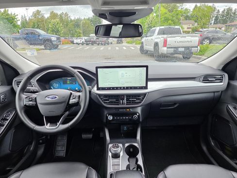 Used 2023 Ford Escape Platinum AWD/4WD image 10