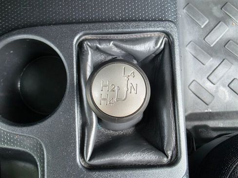 Used 2007 Toyota FJ Cruiser 4WD image 38